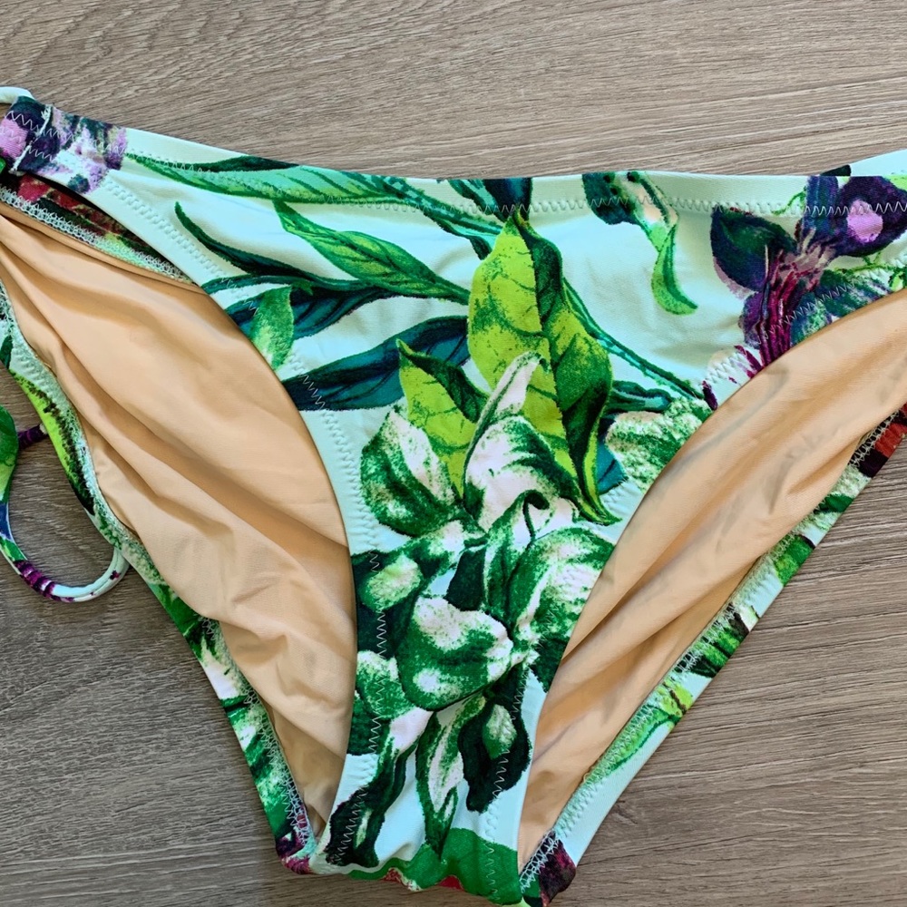 Bikini bottoms
